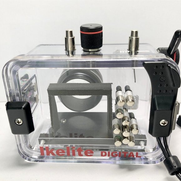 Ikelite Underwater Housing for Nikon Coolpix P3&P4 - Picture 12 of 15